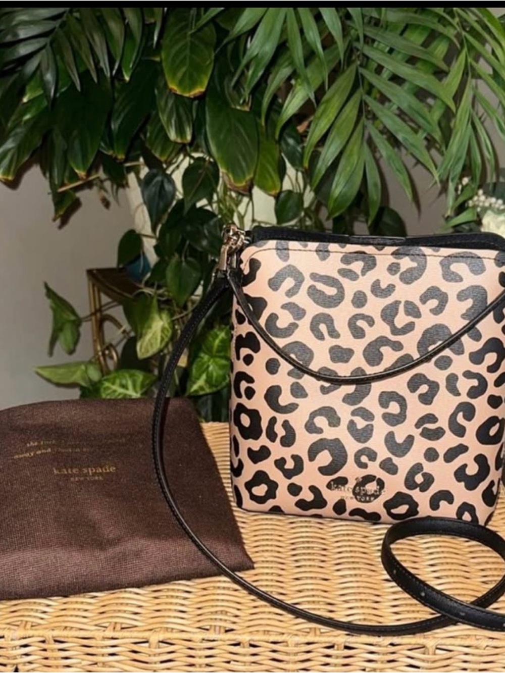 kate spade Darcy Bucket Bag Leopard Print Crossbody Bag with dust bag♠️